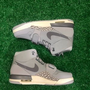 Jordan Wolf Grey GS